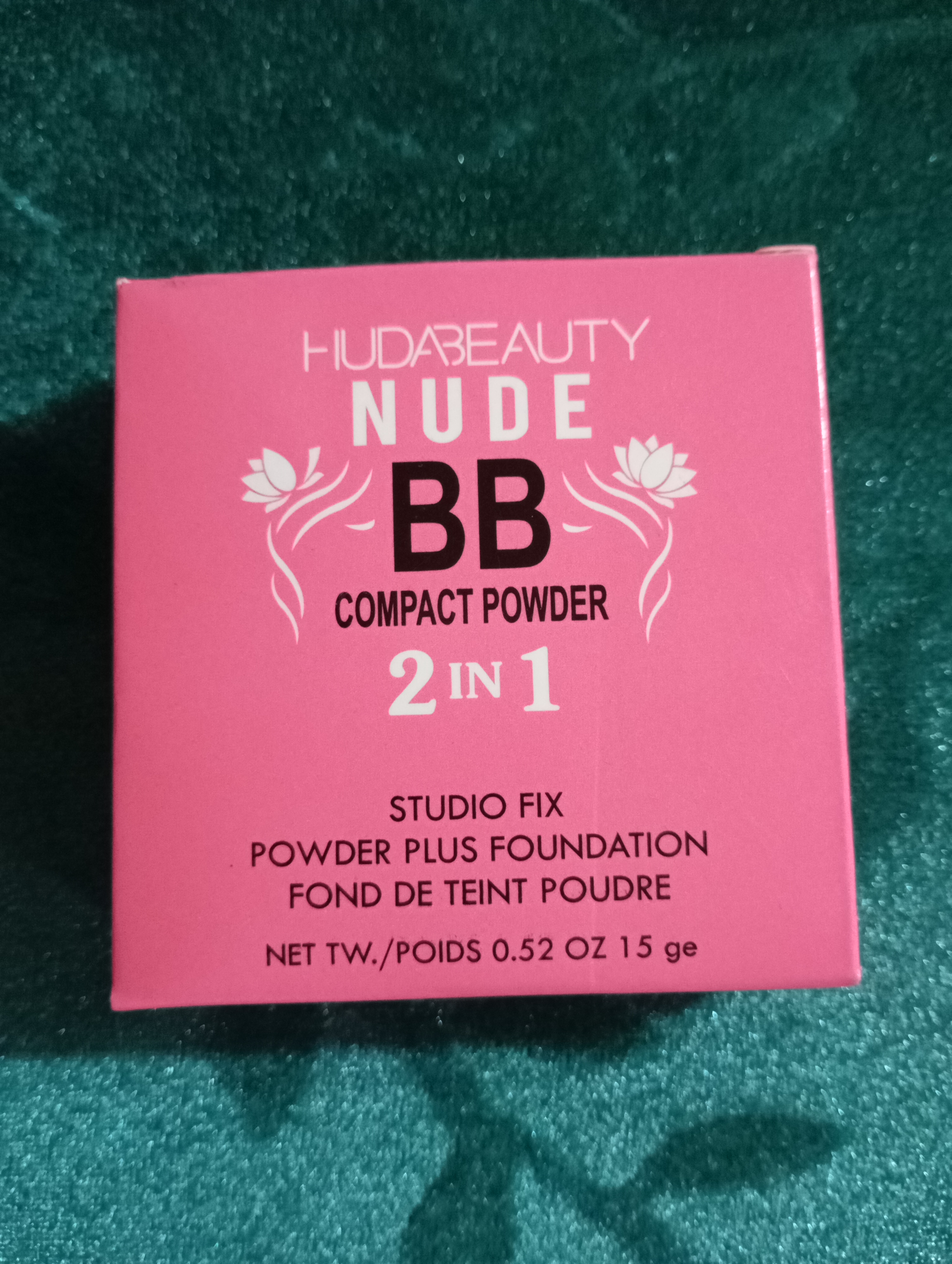 HUDA Beauty 2 in 1 Nude  BB Compact Powder Plus Foundation.
