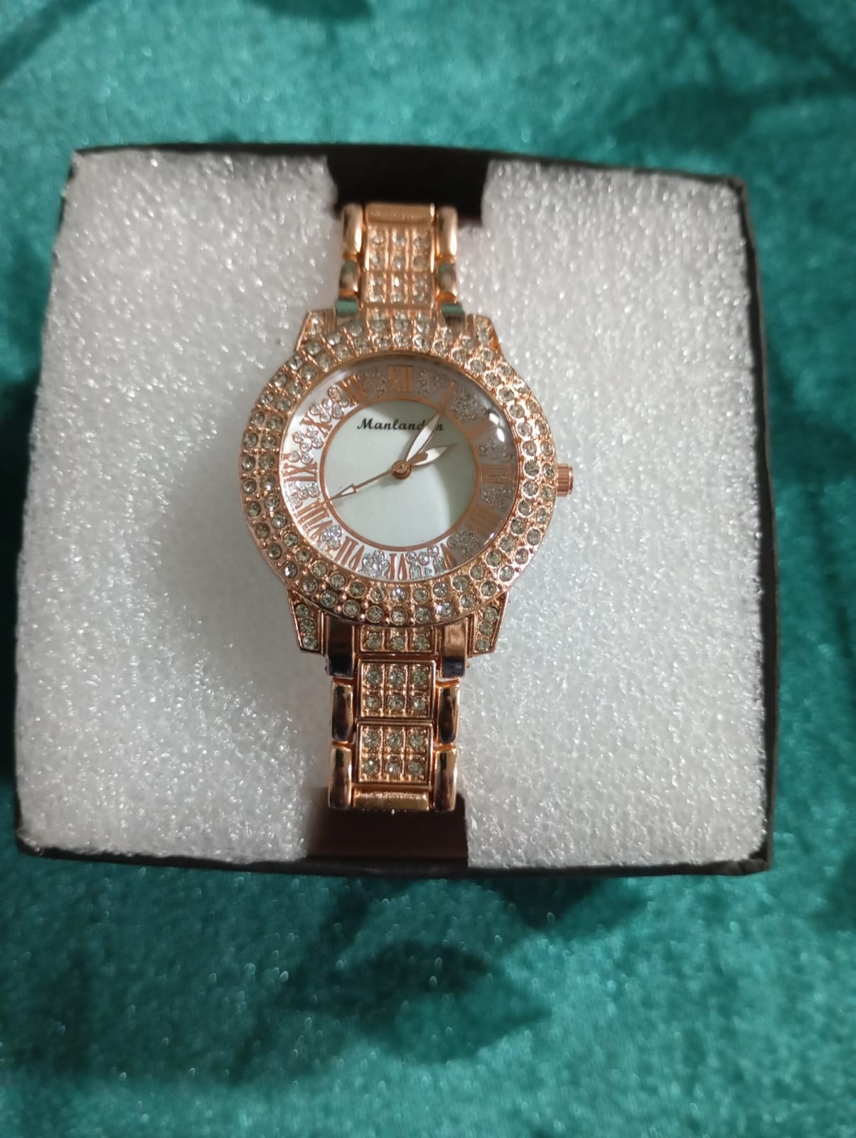 Manlanda Fashionable Trendy Woman Analog Quartz Watch (Rose Gold)
